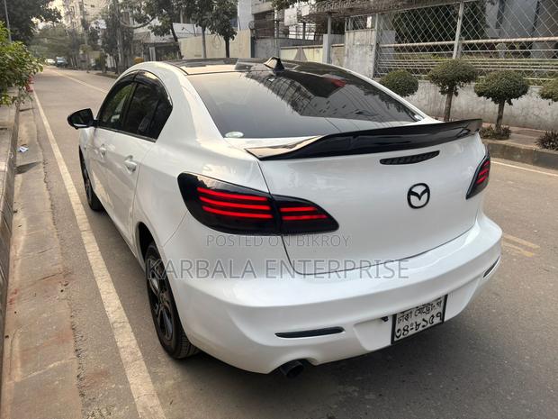Mazda Axela 2011 Pearl