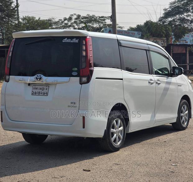 Toyota Noah 2016 Pearl