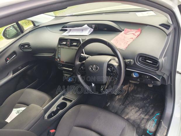 Toyota Prius 2021 Pearl