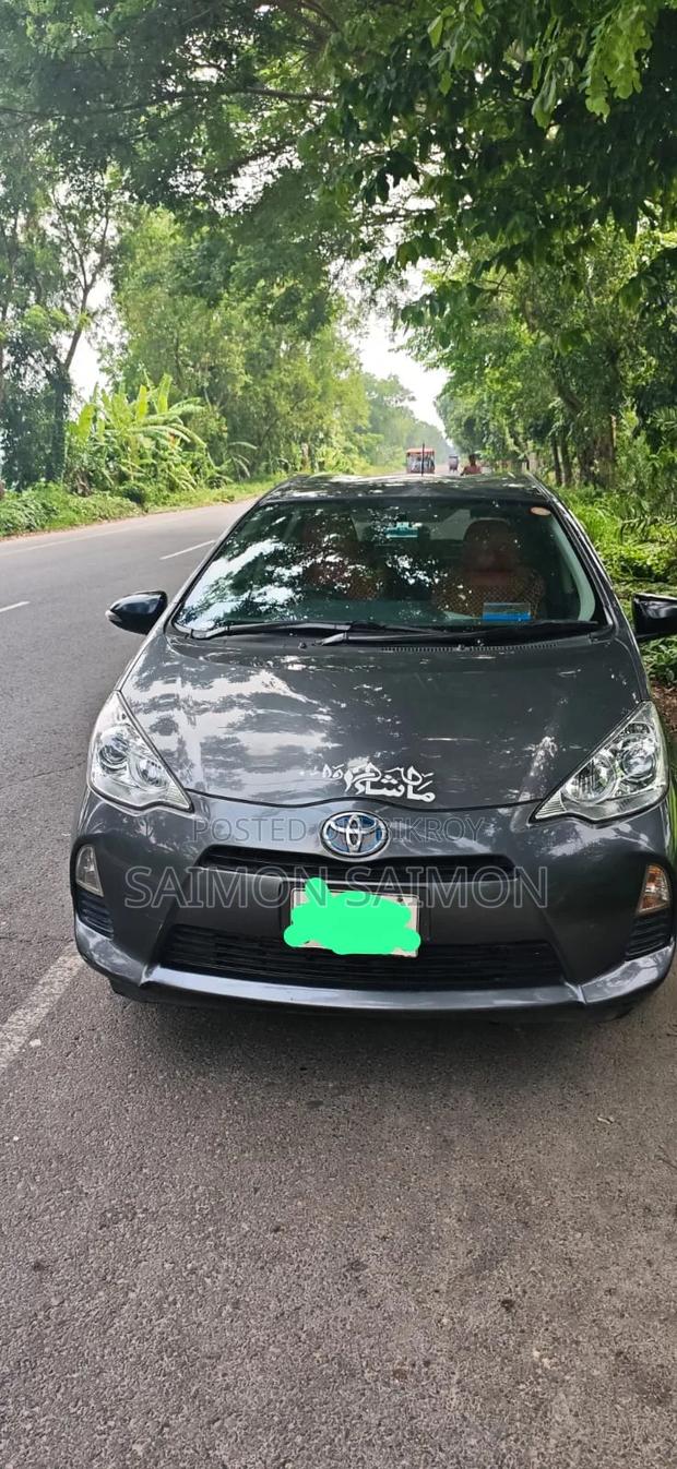 Toyota Aqua 2014 Gray