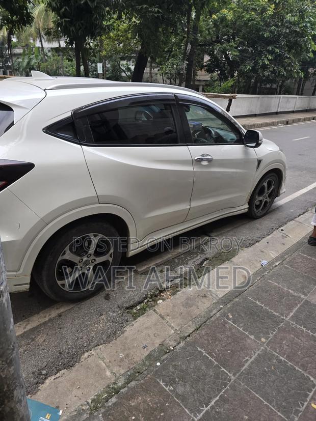 Honda Vezel 1.5 Hybrid 2WD 2014 Pearl