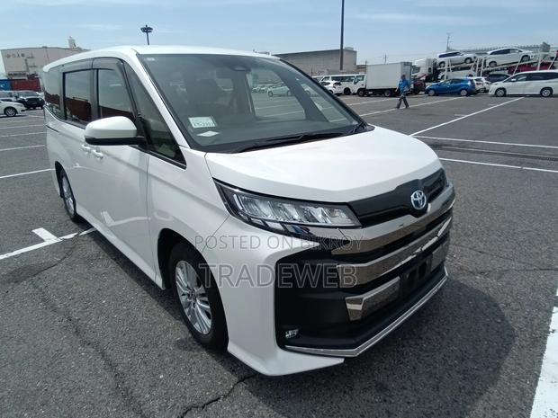 Toyota Noah 2022 Pearl