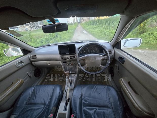 Toyota Corolla Sedan 1999 White