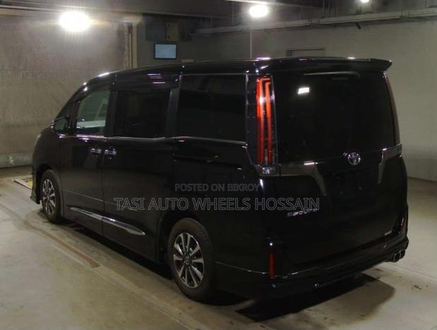 Toyota Esquire 2.0 FWD (7 Seater) 2021 Black