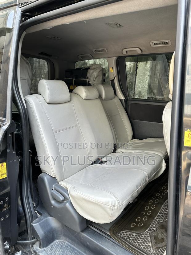 Toyota Noah 2011 Black