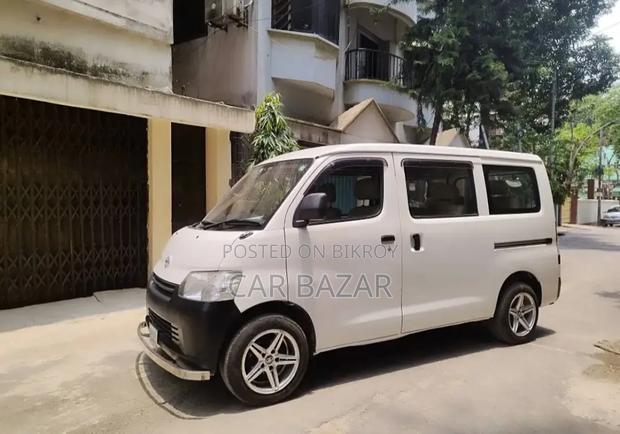 Toyota Noah 2016 White