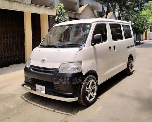 Toyota Noah 2016 White