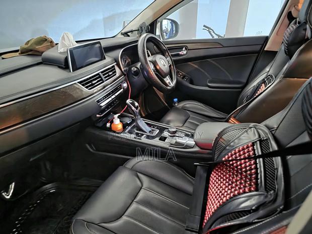 Car 2021 White