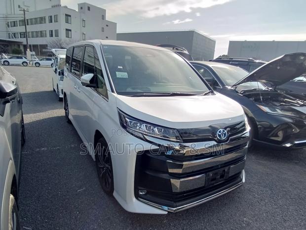 Toyota Noah 2022 Pearl