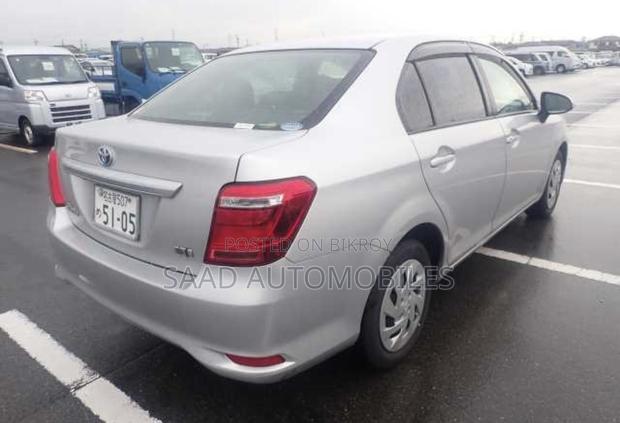 Toyota Axio 2021 Silver
