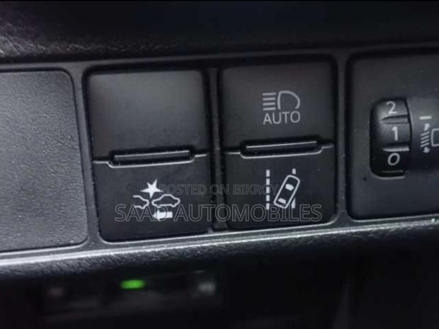 Toyota Axio 2021 Silver