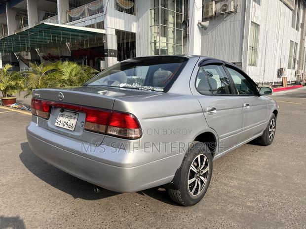 Nissan Sunny 2003 Silver