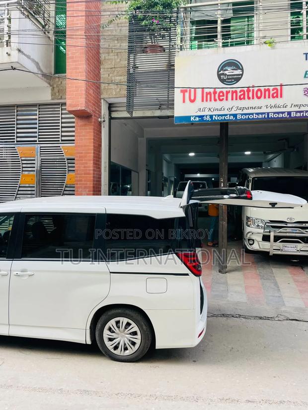 Toyota Noah 2022 Pearl