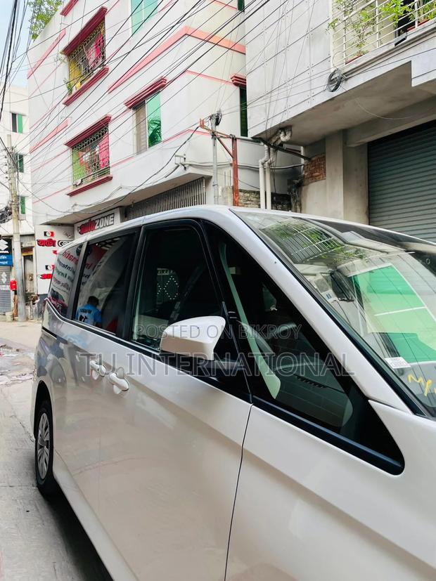 Toyota Noah 2022 Pearl