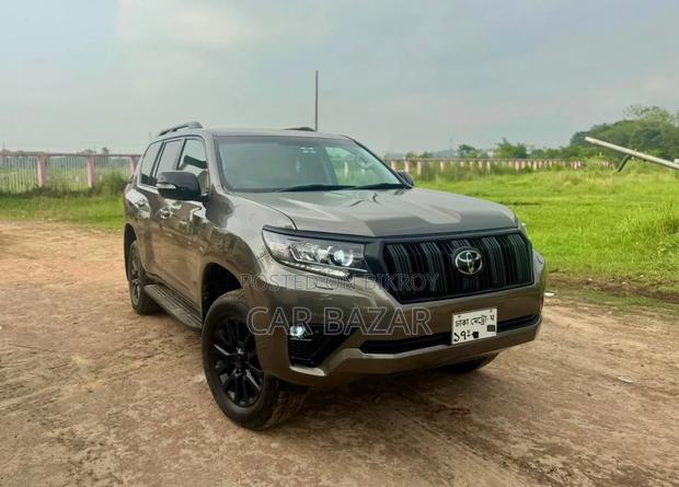 Toyota Land Cruiser Prado 2016 Brown