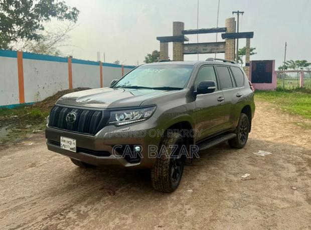 Toyota Land Cruiser Prado 2016 Brown