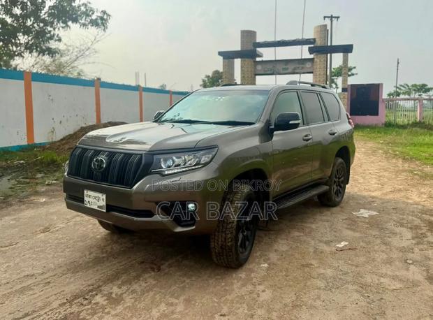 Toyota Land Cruiser Prado 2016 Brown