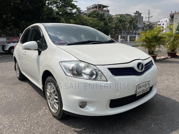 Toyota Auris 2010 Pearl