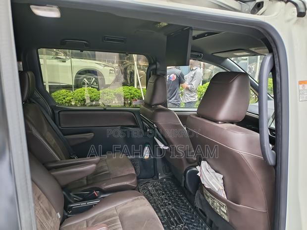 Toyota Esquire 1.8 FWD Hybrid (7 Seater) 2018 Pearl