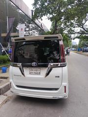 Toyota Esquire 1.8 FWD Hybrid (7 Seater) 2018 Pearl for sale