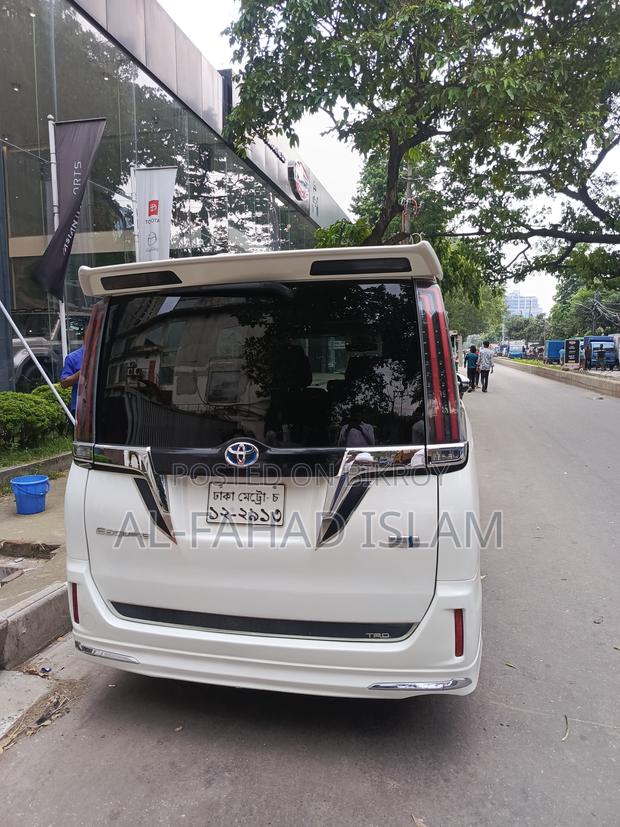 Toyota Esquire 1.8 FWD Hybrid (7 Seater) 2018 Pearl