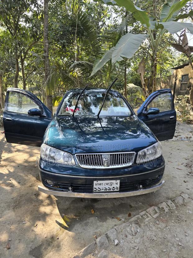 Nissan Sunny 2023 Blue