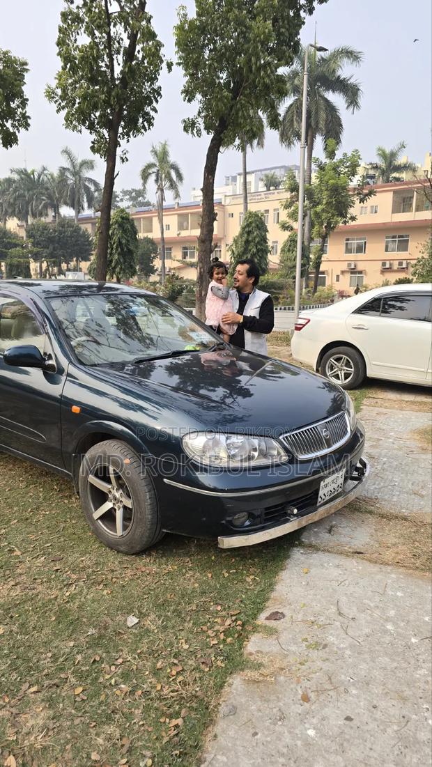 Nissan Sunny 2023 Blue