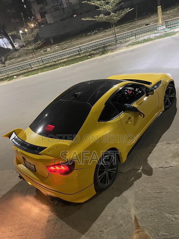 Toyota GT86 GT 2012 Yellow