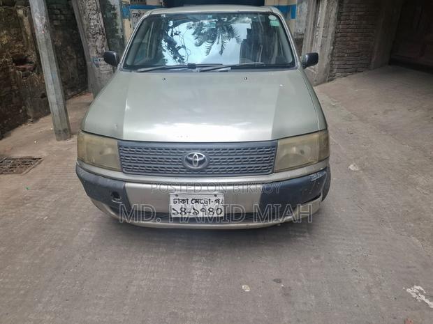 Toyota Probox 2005 Gold