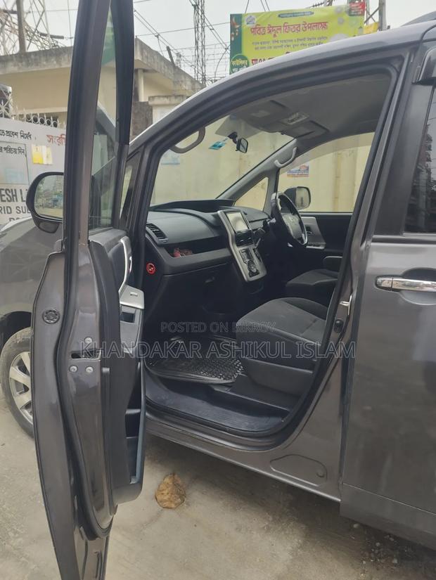 Toyota Noah 2012 Black