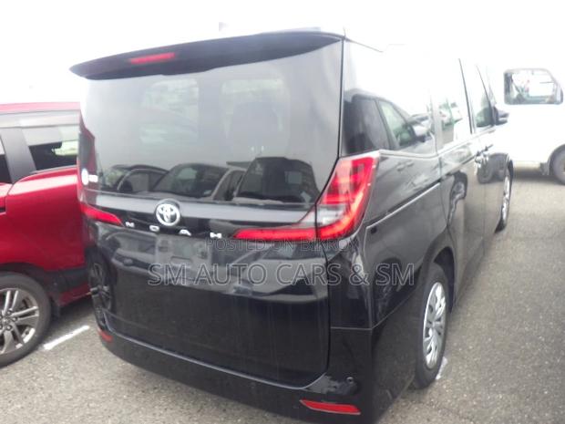 Toyota Noah 2022 Black