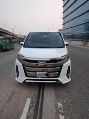 Toyota Noah 2018 Pearl for sale