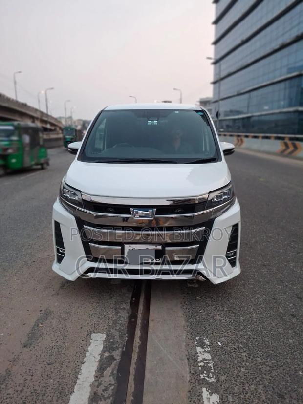 Toyota Noah 2018 Pearl