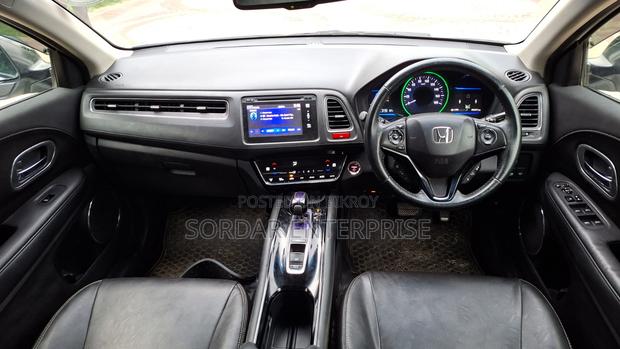 Honda Vezel 1.5 Hybrid 2WD 2014 Pearl