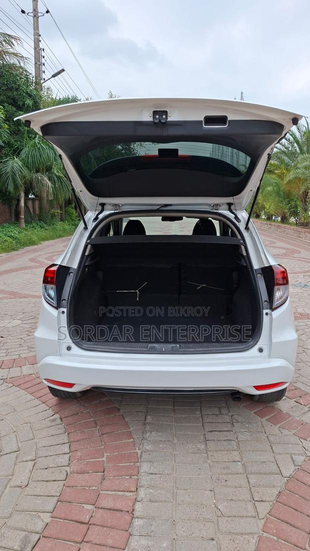 Honda Vezel 1.5 Hybrid 2WD 2014 Pearl