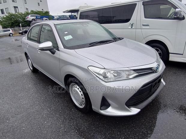Toyota Axio 2022 Silver