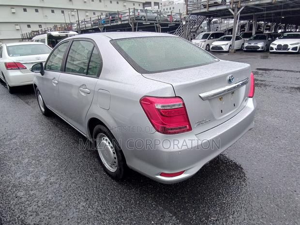 Toyota Axio 2022 Silver