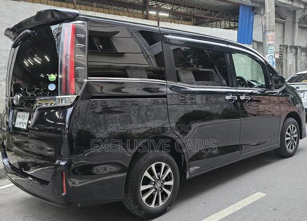 Toyota Esquire 2019 Black