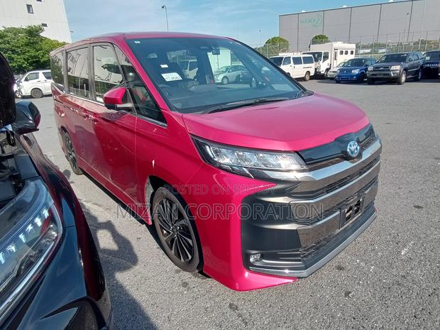Toyota Corolla 2022 Red