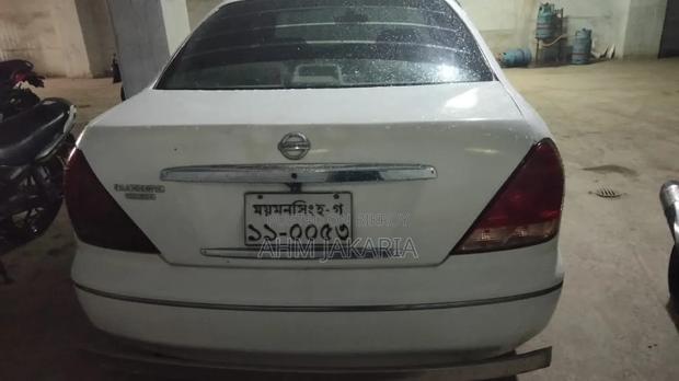 Nissan Bluebird 2005 White