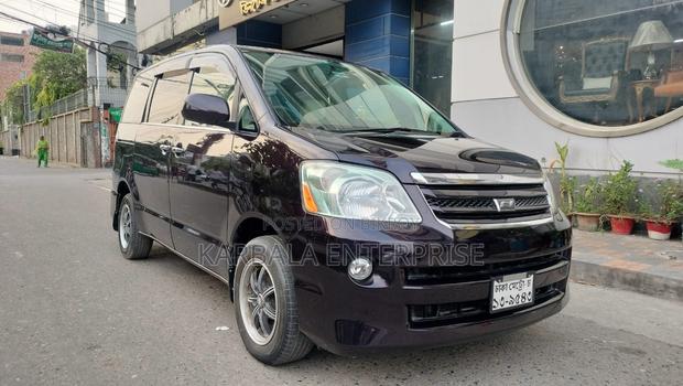 Toyota Noah 2.0 FWD (8 Seater) 2005