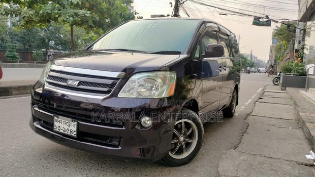 Toyota Noah 2.0 FWD (8 Seater) 2005