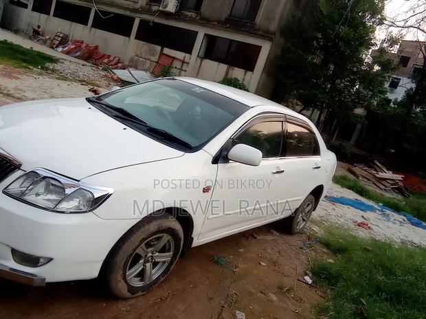 Toyota Corolla 2000 White
