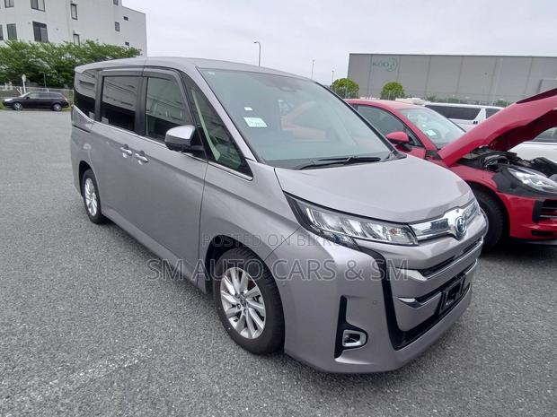 Toyota Noah 2023 Silver