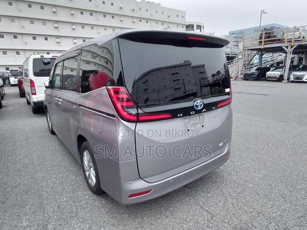 Toyota Noah 2023 Silver