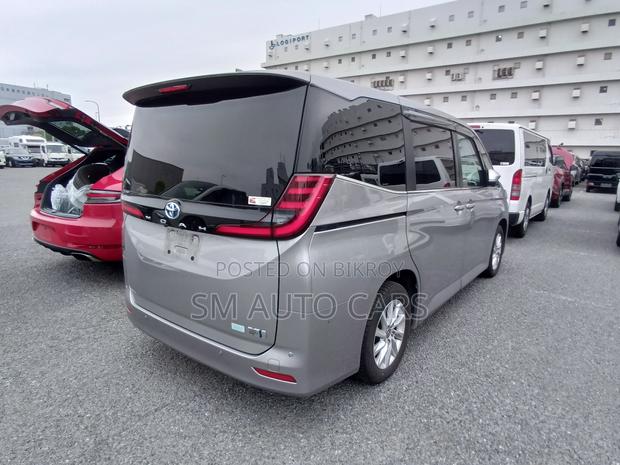 Toyota Noah 2023 Silver