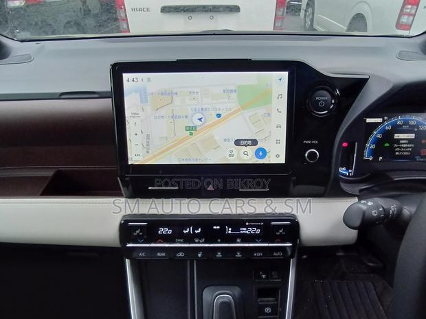 Toyota Noah 2023 Silver