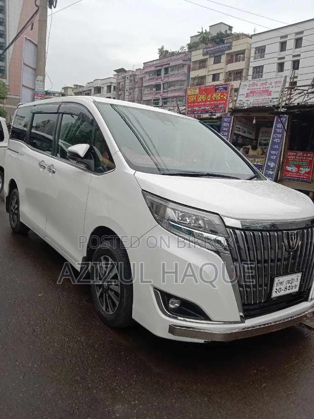 Toyota Esquire 2017 White