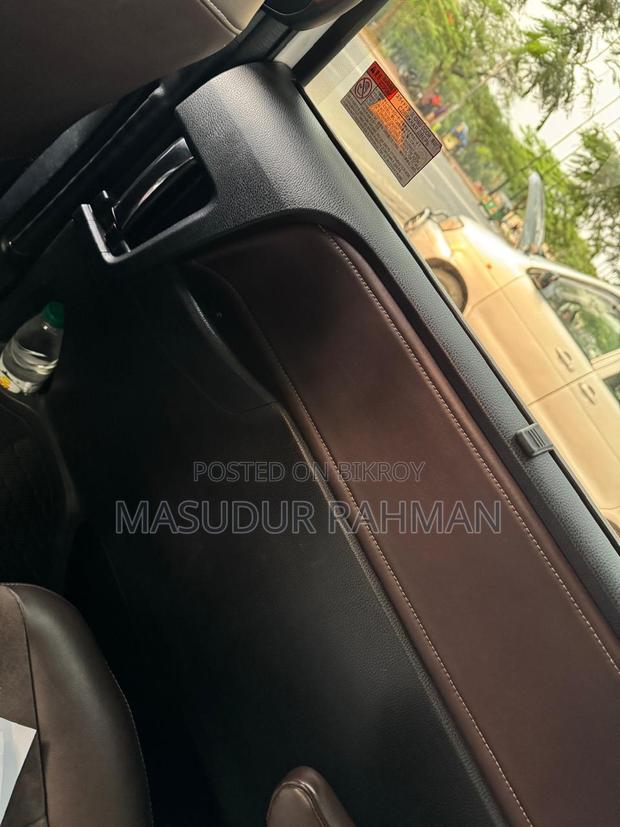 Toyota Esquire 1.8 FWD Hybrid (7 Seater) 2017 Pearl