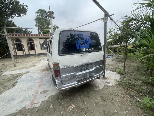 Toyota HiAce 2002 Silver